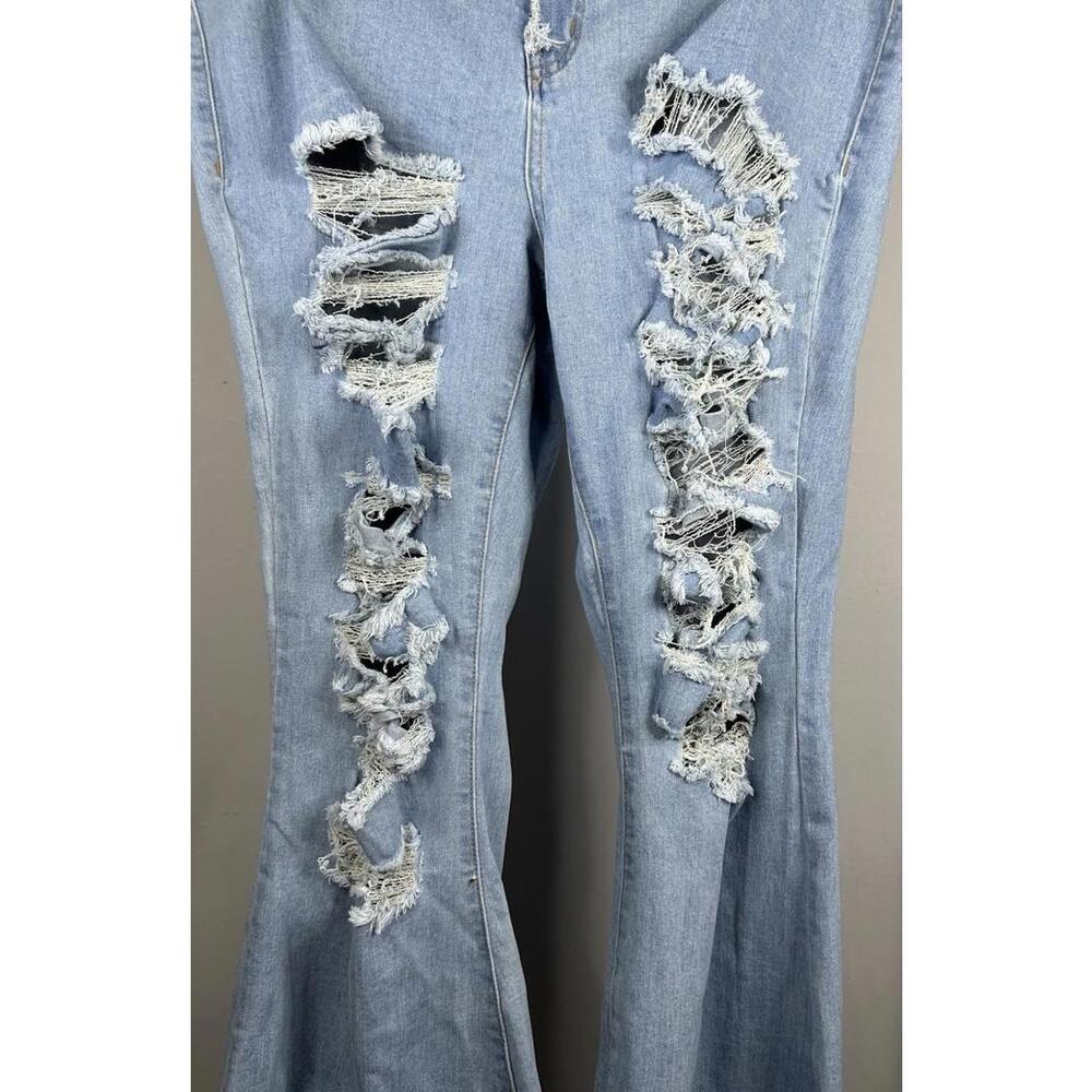 Almost Famous Distressed Bell Bottom Jeans Women’s Size 20 38x33 - Picture 4 of 9